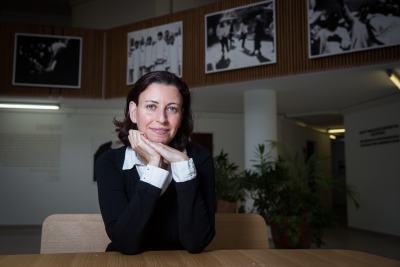 Dr Gili Hammer